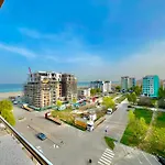 Sea View Summerland Escape Apartment Mamaia