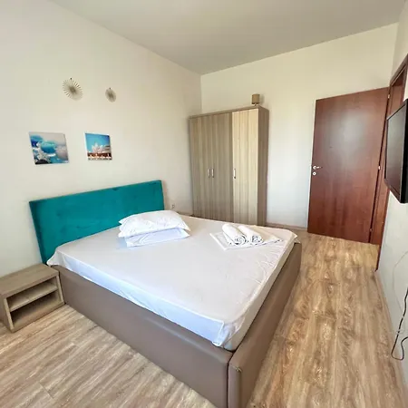 Апартаменты Sea View Summerland Escape